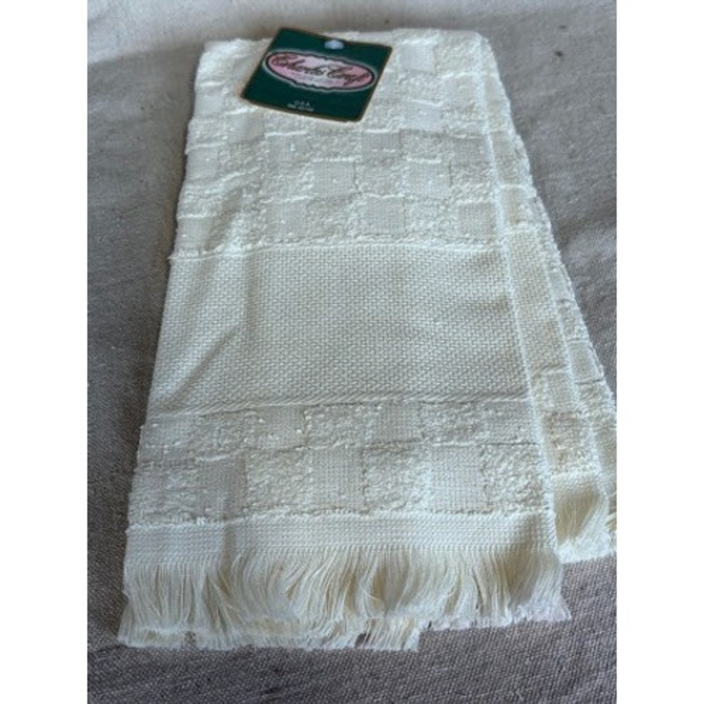 Charles Craft Luxury Hand Towels Pair New with‎ Tags Textured Soft Decorative